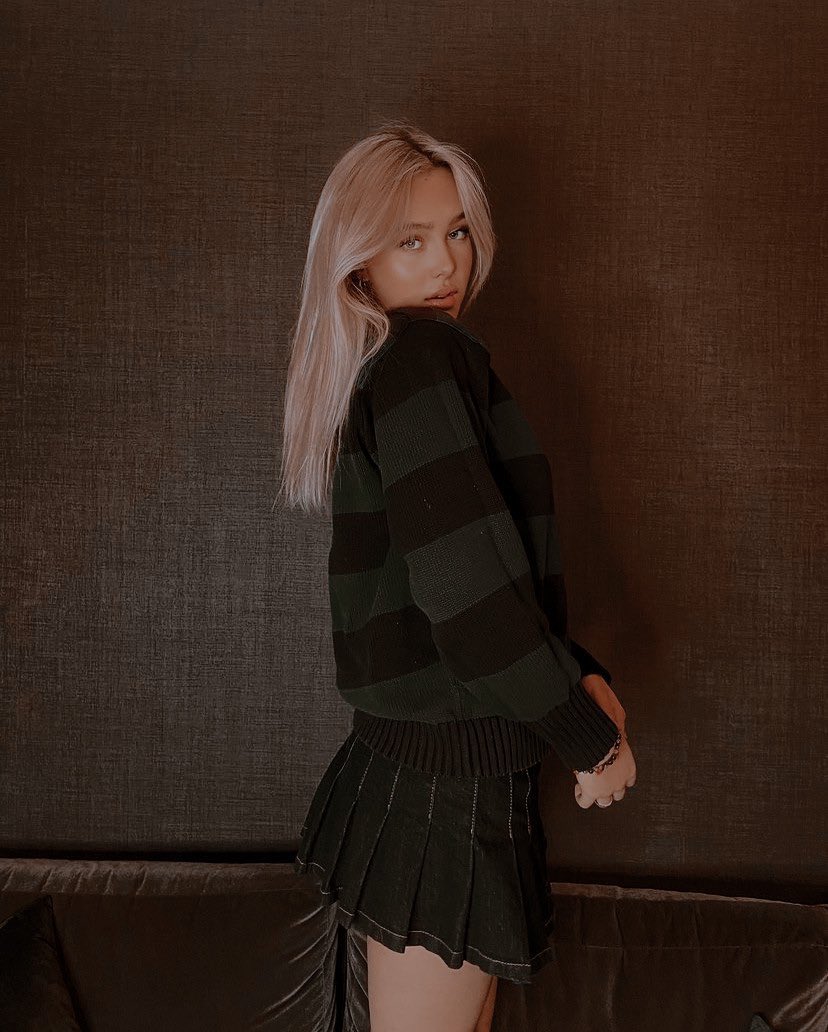 Nereide_spv's tweet photo. ⁣　　⁣
　　𝑵𝑬𝑹𝑬𝑰𝑫𝑬 𝑴𝑨𝑳𝑭𝑶𝒀: ⁣
　　 ⠀ ⠀ ⠀⁣
　　 ⠀ ⠀ ⠀𝒑𝒖𝒓𝒆𝒃𝒍𝒐𝒐𝒅 𝒃𝒍𝒐𝒏𝒅𝒆 𝒈𝒊𝒓𝒍.⁣
　　⁣
　　«𝐈 𝐤𝐢𝐥𝐥 𝐩𝐞𝐨𝐩𝐥𝐞 𝐈 𝐥𝐢𝐤𝐞, ⁣
　　𝐈 𝐝𝐨𝐧’𝐭 𝐟𝐞𝐞𝐥 𝐬𝐚𝐝, ⁣
　　𝐈 𝐝𝐨𝐧’𝐭 𝐟𝐞𝐞𝐥 𝐚𝐧𝐲𝐭𝐡𝐢𝐧𝐠»⁣
　　⁣ https://t.co/99FLIEaib2