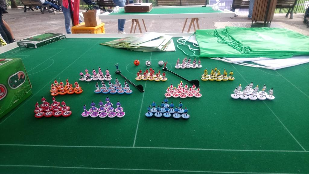 GiuCosimetti's tweet photo. Domenica passata presso l'Ippodromo di Capannelle con tanto di Stand Subbuteo. Un ringraziamento ad @AlessandroCochi e @asiroma per averci ospitato.
#subbuteo #oldsubbuteo #asiroma https://t.co/JCNyBrgL9B