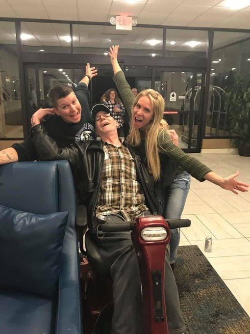 My dad passed away peacefully today. Thank you for all of your prayers! https://t.co/SA9Gj6fNOc<a href="/tag/fitchick"class="tags"><span>#fitchick</span></a><a href="/tag/nadianorth"class="tags"><span>#nadianorth</span></a>