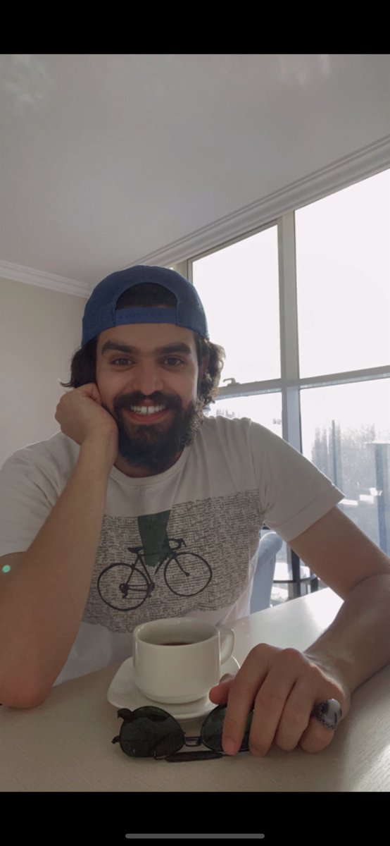 #يوم_الابتسامه_العالمي بعد ما خلّص 🙊🤍
لازم اشارك معاكم 😁