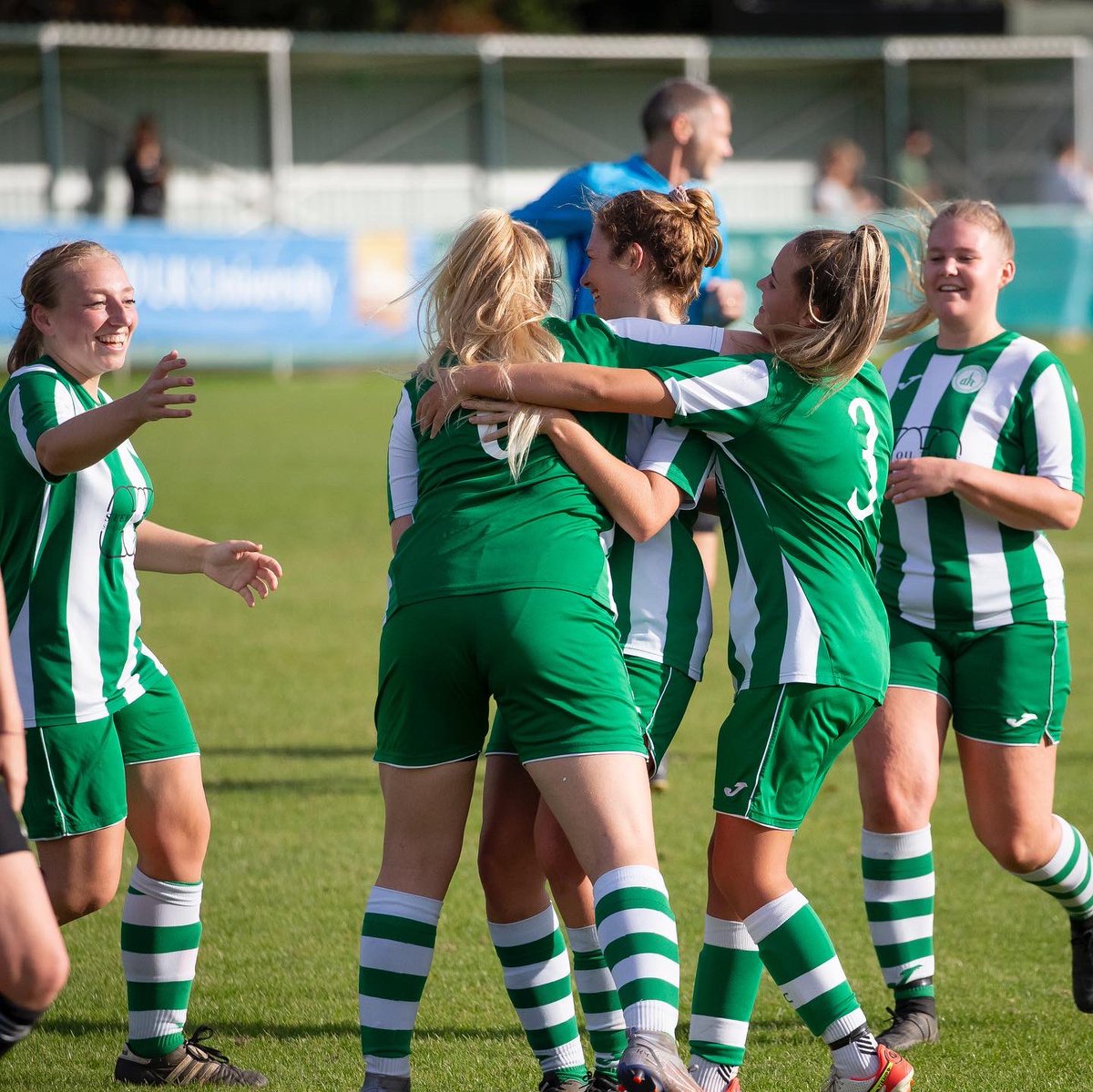 Today’s action, when the girls hit 5 against <a href="/wokingfcwomen/">Woking FC Women</a> 

📸 <a href="/neilholmes1066/">Neil Holmes</a> 

flickr.com/gp/holmsey/uMv…

#upthechi 🟢⚪️