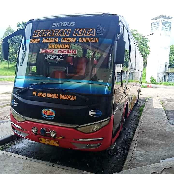 YantoeMas's tweet photo. Bus tembus Surabaya - Cirebon an ada via Pantura ada selatan tol keluar masuk, tarif beda2 Jawa timur an. @BisKota_ @RMursit8 @ayonaikbiscom @BMC_Cikapur @InfoSumberGroup https://t.co/7T7wdLVCaa