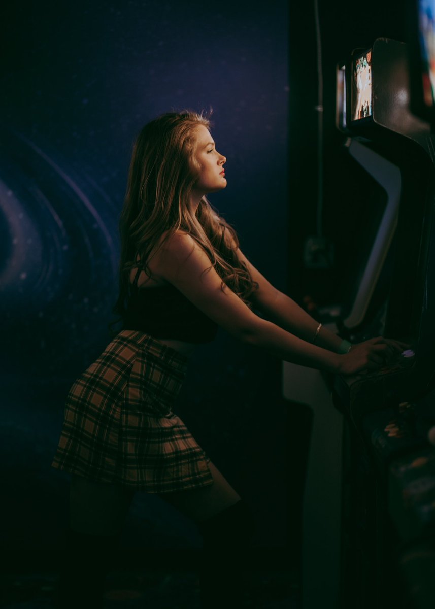 kelzzo_'s tweet photo. currently working on this arcade photoshoot ✧.* https://t.co/smC8cUL4Pi