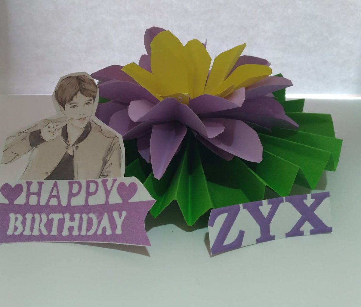 xingmilatam's tweet photo. XINGMI
@layzhang @lay_studio
#CaptainLAYDay
#HappyLayDay
#HappyYixingDay
#LAY #LayZhang #Yixing #张艺兴 https://t.co/FoHh0OJdzd