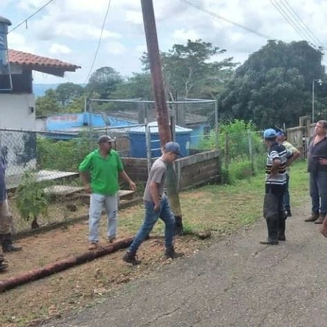 NoticiasFalcon's tweet image. Alcalde Orlando Millán anunció que emitirá decreto de emergencia en Zamora.⁣

instagram.com/p/CjgmvbWuOBL/…