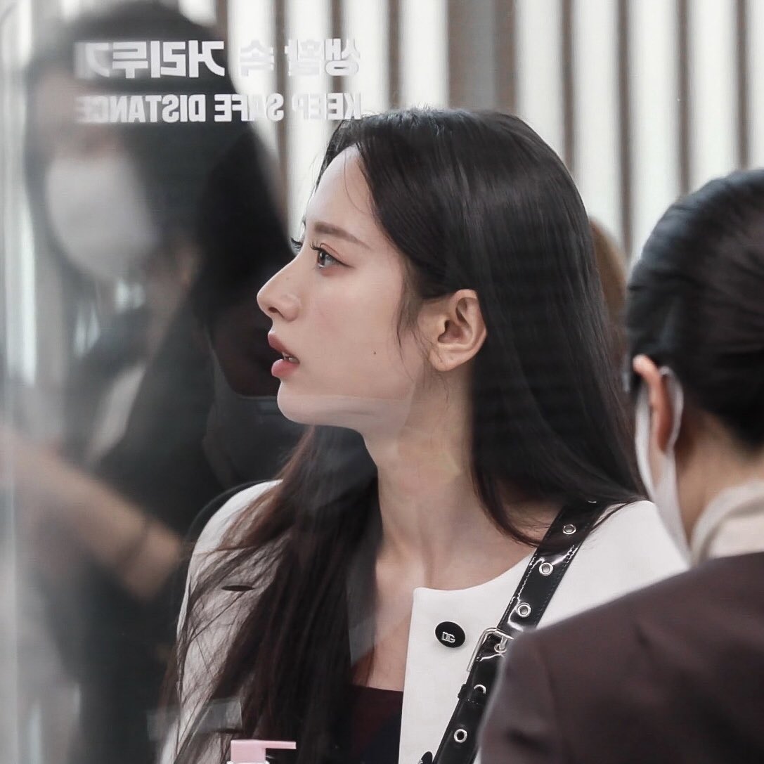 iriesta29's tweet photo. #이리에😚#김지연 950819 
#아이리👫#보나 🥰#보나나의여자
#Bona💋#IRIE
#Team_KIM #KimJiyeon #MyLovely_J 
#우주지연대스타✨🌟
😍#BonaBeMyStar🎆🌟🎇 
#LuvAcrossTheSpace 💖🚀....🌏
❤#WJ_Please #WouldYouLuvMe ☄
#우주소녀 #WJSN_Black #i_WJSN #2KimJiyeon👭 #BONANERO https://t.co/tQHoHQrBDj