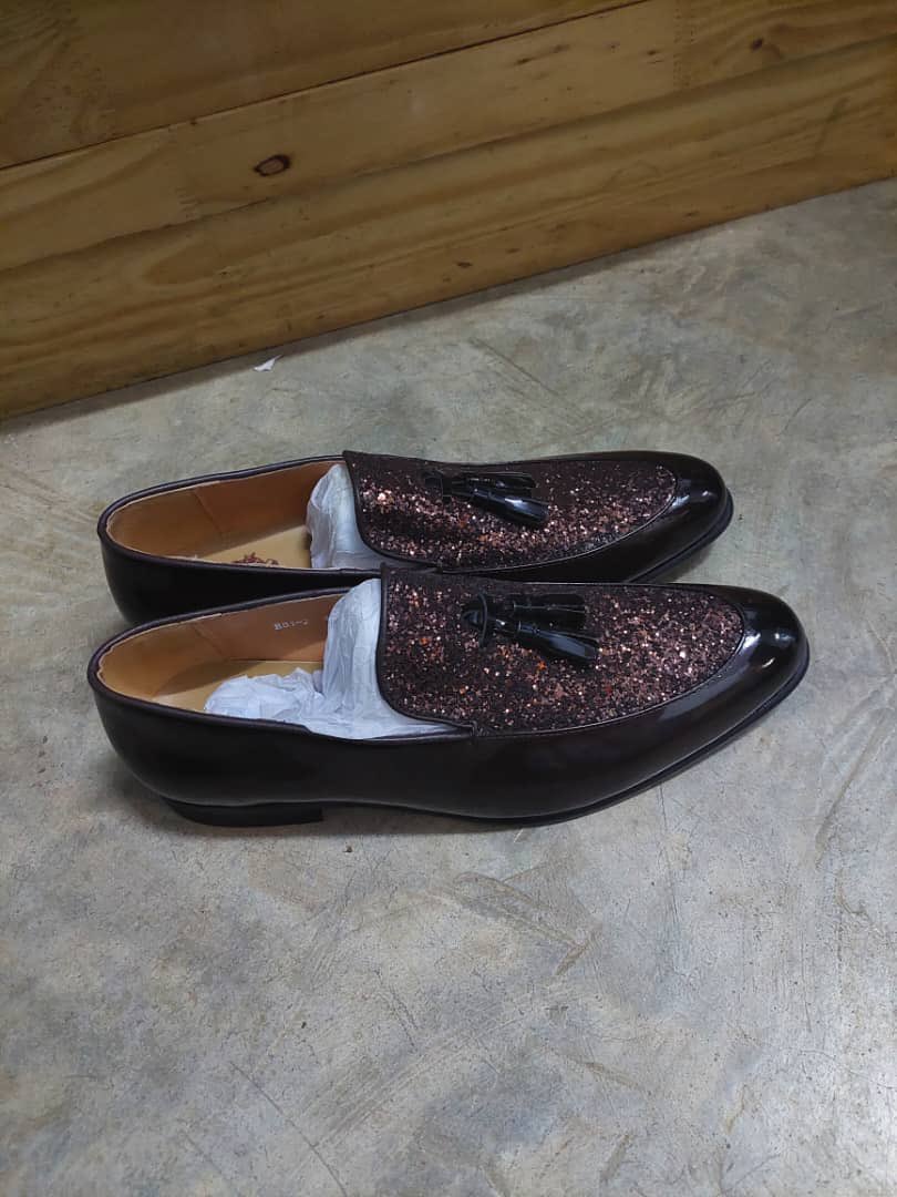 ThreadHuntersMw's tweet image. Imagine how classy you would look in these or how your mans can look in these… they can be yours for just K60,000.