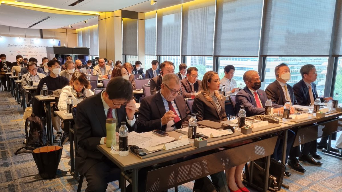 fcuello's tweet photo. Seminario “Hacia una alianza estratégica Corea-RD” a casa llena! Organizado por @RDenCorea el 6.10.22 con #KCCI @energiayminasrd @CNZFERD @prodominicana #KCLAC @HangkukUniv #SKE&C @DAeroportuario #KAC #TANTAN Network y @ktnet1234 https://t.co/XcoUGNSI1l