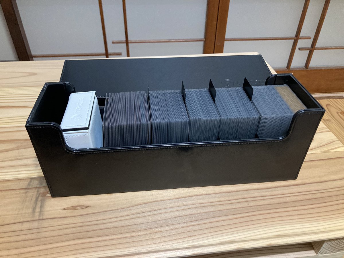 oko_gaming's tweet photo. #TOYGER
#FreeDAM
#RollTray
白黒の相性はこんな感じ。
仕切りでデッキが倒れないのは単純だけどだけどいい仕様。
編集作業が快適で楽しくなる。 https://t.co/lpe4lxMTnL