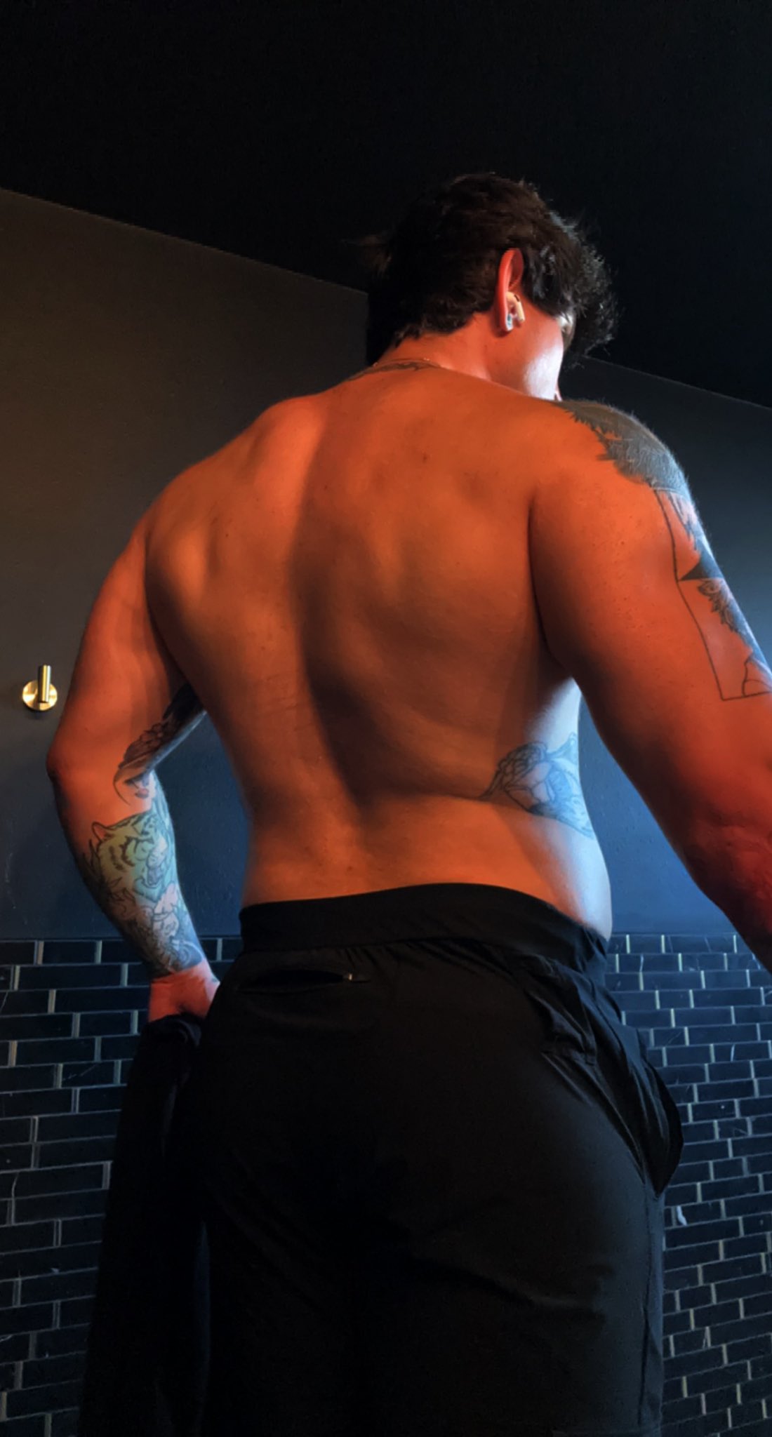 trevor_wagner on Twitter: "Baby got back https://t.co/z4HnQadIsK" / Twitter