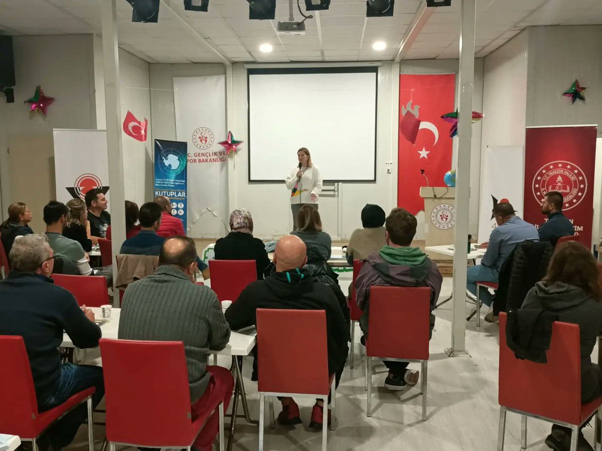 Kutup4004's tweet photo. 1. Günümüzün son etkinliğinde Doç.Dr. Nazihan URSAVAŞ hocamızın sunumuyla harika bir "su döngüsü" yolculuğuna çıktık... 
#tübitak4004 @Tubitak @nazihanursavas 💙 https://t.co/Ww873hYgub