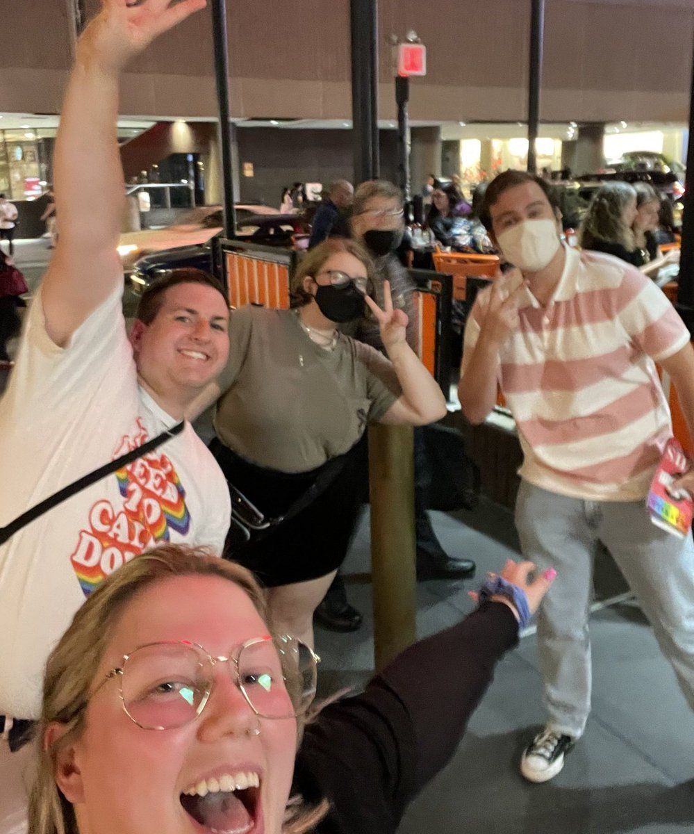 out_23rd's tweet image. #StoriesForSwift I&apos;m endlessly grateful for the friends I&apos;ve met on twitter because of taylor, talking to you all makes my heart so happy. the way @taylorswift13 brings people together is something so special and unique. I will always want to stay up to midnight with y&apos;all ❤️