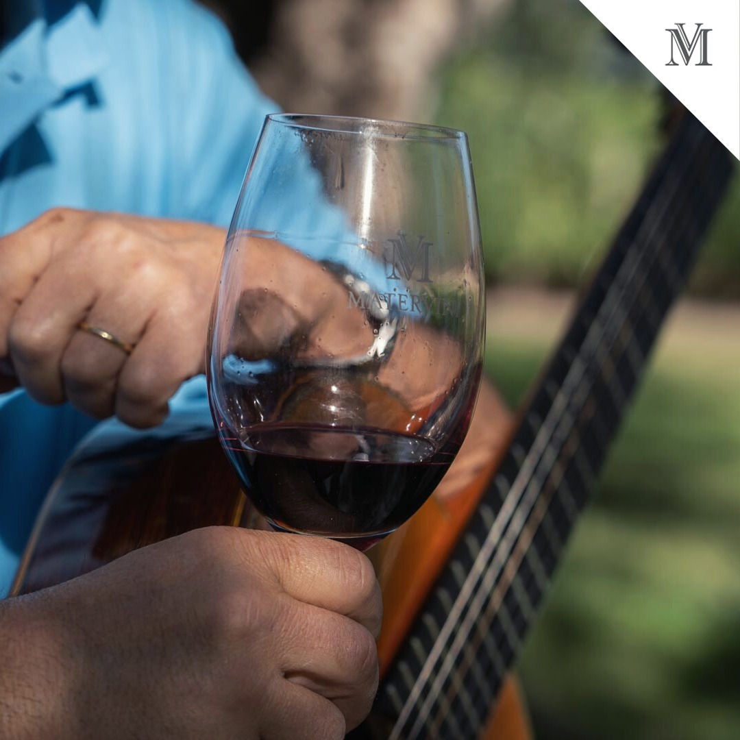 Matervini's tweet image. Matervini es una reunión de amigos repleta de anédotas; una mesa familiar en la que no faltan las risas y las historias que se trasladan de generación en generación; una tarde tranquila, de música, vino y charla. 
#Matervini #Argentina #findesemana