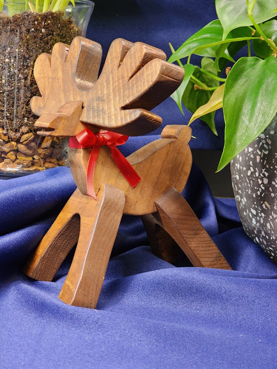CannablissCraft's tweet photo. Excited to share the latest addition to my #etsy shop: Small stained reindeer https://t.co/2T8ssVjyrr #puzzle #holiday #reindeer #christmas #office #home #decoration #wood #centerpiece https://t.co/GZAEp2z2Gt