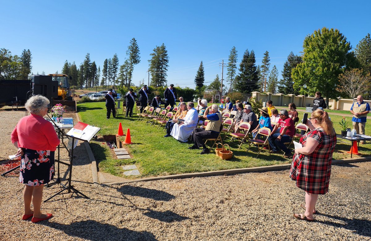 rvrangers's tweet photo. 🌲Beautful service at the Garden of Innocence in the Pines 🌲 https://t.co/ikbLW4Bz9k