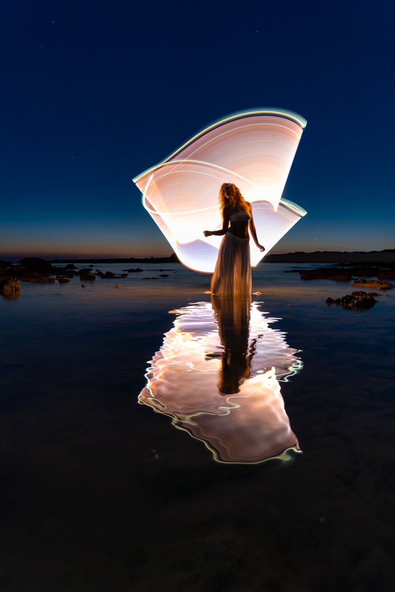 Some sunset warm colors to think about the new week starting. GN  
#sublument
#lightpainting
#Photography