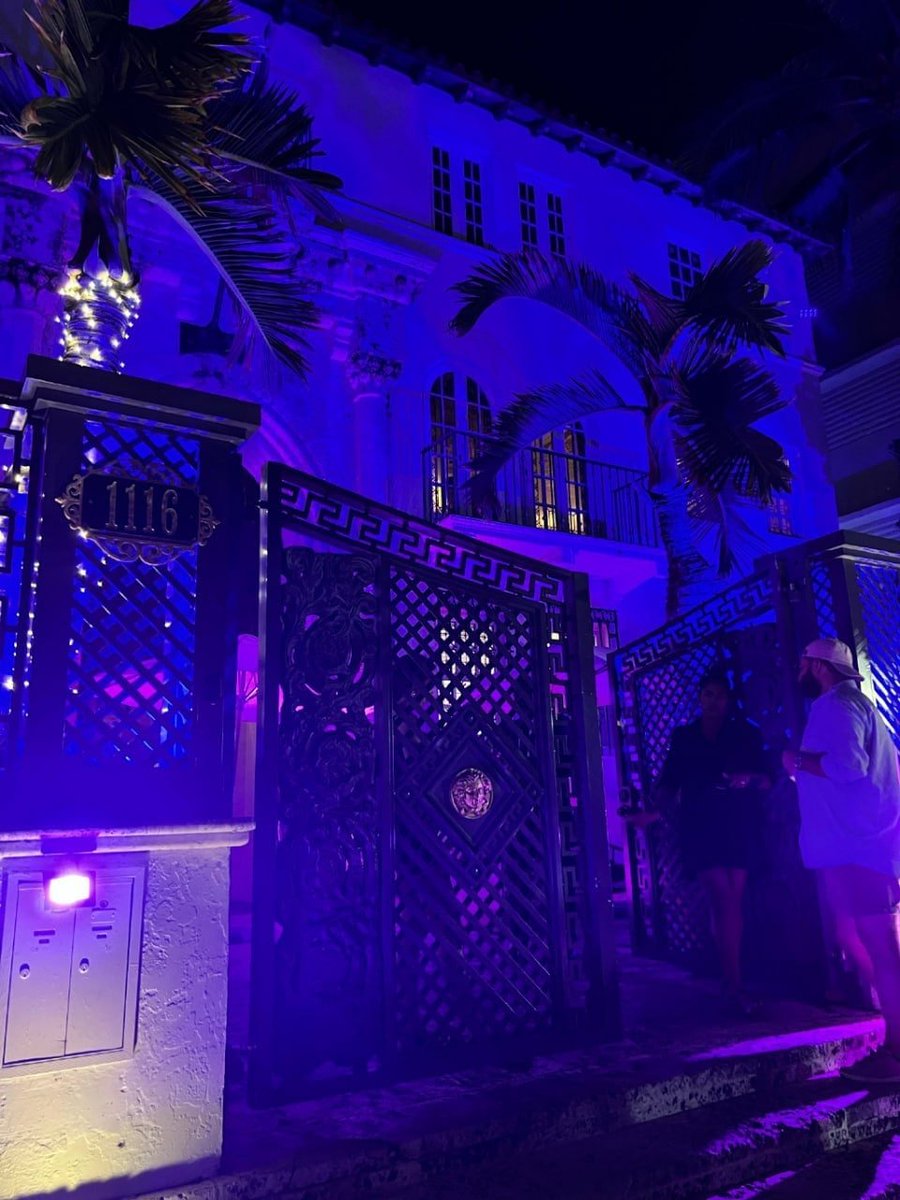 wgdbfns's tweet image. Romance never dies