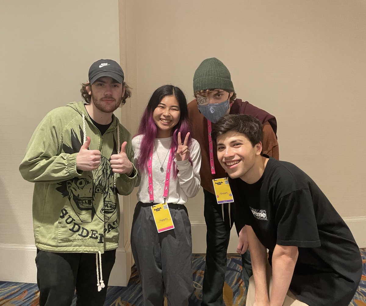 Crazy how I met these dudes when I was 10 on a block game, now I'm 21 seeing them being the coolest people on the internet 🫶🏼