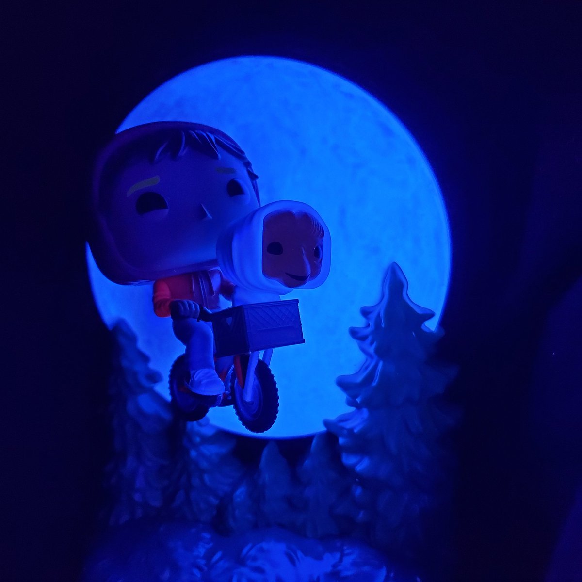 DailyFunko's tweet photo. @funko #FunkoPhotoADayChallenge #FullMoon https://t.co/7h5HWqzEg9