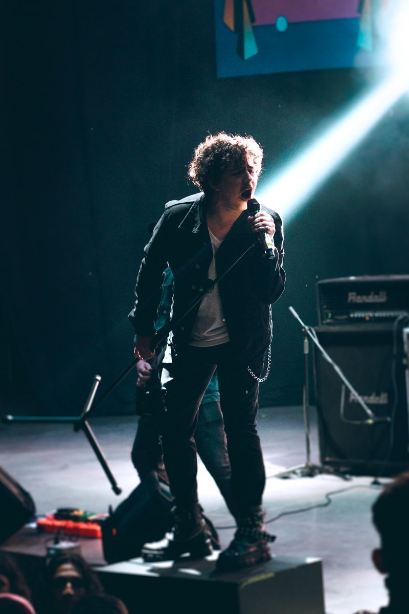 Hoy le queremos desear un feliz cumpleaños número 22 a nuestro vocalista David García "Toto", como le decimos de cariño. Que sean muchos años más de gritar, rugir y cantar a viva voz, amigo 🔥