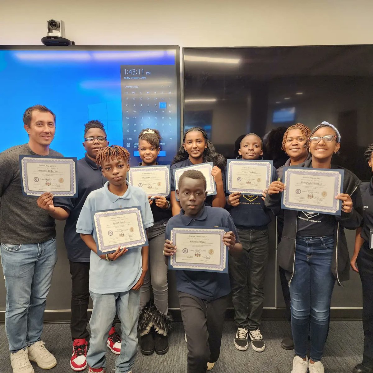 MEM_PoliceDept's tweet photo. As part of the Faith and Blue weekend, MPD Emergency Communications Bureau hosted their First Junior Dispatchers Academy with 25 6th - 8th graders from Binghamton Christian Academy.
#FaithAndBlue #FaithAndBlueWeekend #CommunityPolicing #FaithInBlueMemphis https://t.co/EAhZAaM0NK