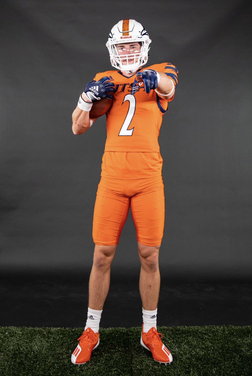 OvermyerPatrick's tweet photo. Thank you @UTSAFTBL for the amazing visit! #BirdsUp  
@CoachBurkeJ @HunterRittimann @CoachTraylor https://t.co/YwIr50GNHS