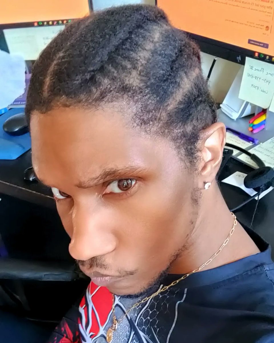 THA_SHIZNIT's tweet photo. Braided uppp and workinggg.
#WorkFromHome 🤓🖥🏡
#cornrows #cornrowstyles #blackhairstyles #blackhair #hair #hairystyle #hairstylesformen #blackmenhairstyles #blacklivesmatter #brownskin #browneyes #sexy #cute #cuteboys #selfie https://t.co/rNnF1oS3MA