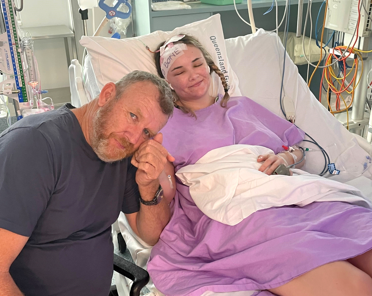 It's been a year since life for this Qld family was turned upside down when Annie's first aneurysm burst. Drs discovered she had 5 in total — and her parents had them too! So incredibly rare. 💓 <a href="/RBWHFoundation/">RBWHFoundation</a> <a href="/qldhealth/">Queensland Health</a>
<a href="/brainfoundoz/">Brain Foundation</a>

ab.co/3T8zvrb 

📸 Supplied