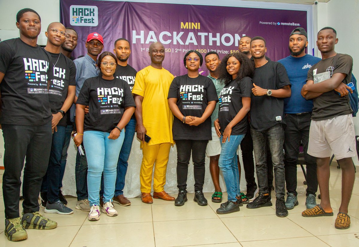 Uche_jewel's tweet photo. I met amazing techies 🤩

#rbhackfest 
@GdgAsaba @RemotebaseHQ https://t.co/Ravyox3fsK