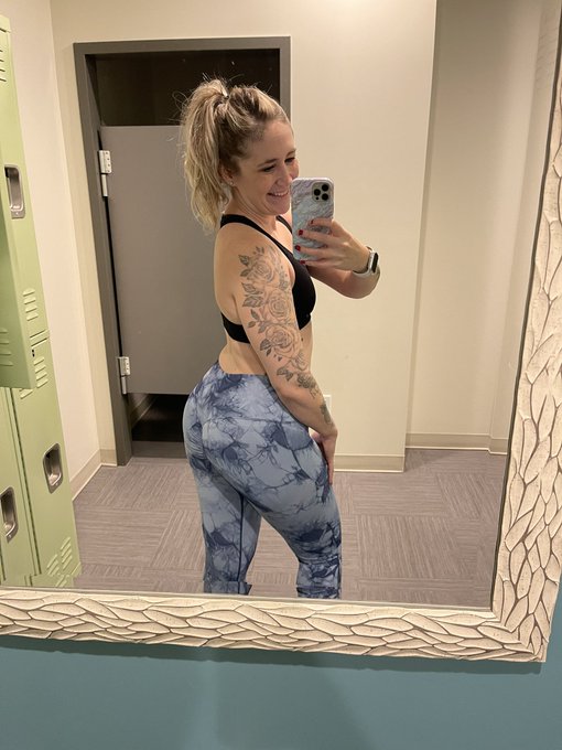 We went hard at the gym today 🏋️&zwj;♀️ https://t.co/x6mQBlGkJS