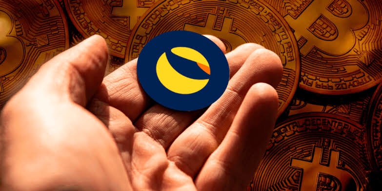 FabioSi57695354's tweet photo. Campaign #LUNC $1.00 

Market value 2B She died where? It's more alive than ever! Coins trying to get into #Binance and #LUNC being defended by the big ones. 

#LUNC is among the top “10 most” traded currencies on the market.
What are you waiting for? https://t.co/H2P5jwLPCG
