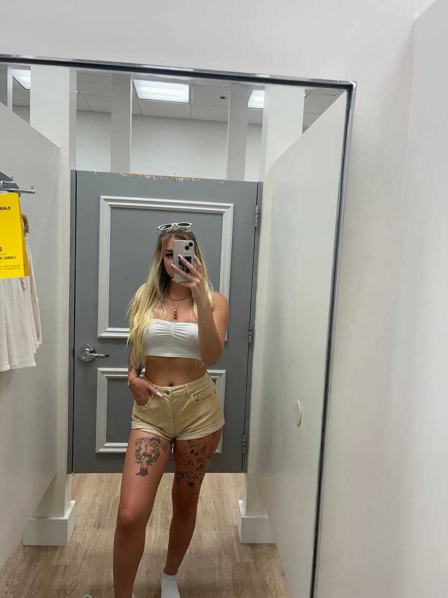 wanna fuck in the dressing room?