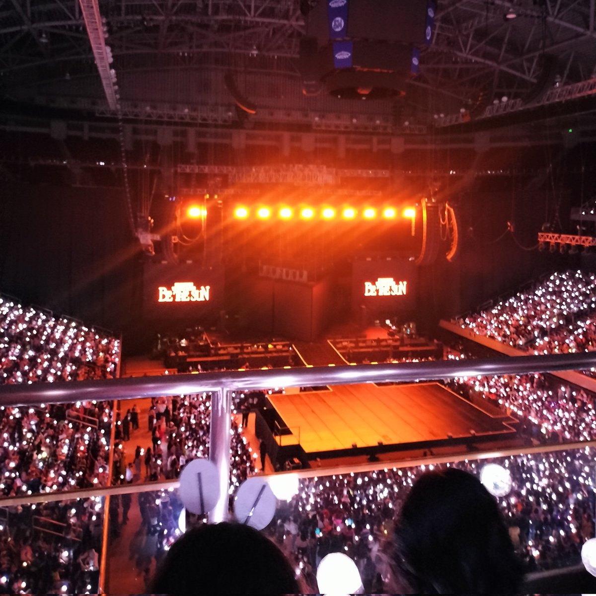 hclattes's tweet photo. had so much funnnn AAAAAAA..A.AAAAAAA.SE E EMWKENWIJDOWJDOEJ no words could describe how much svt made me feel last night 🥹🥹❤️❤️ THEY WERE REAL??????? OH MY GOD https://t.co/MWdL6x5Yfr