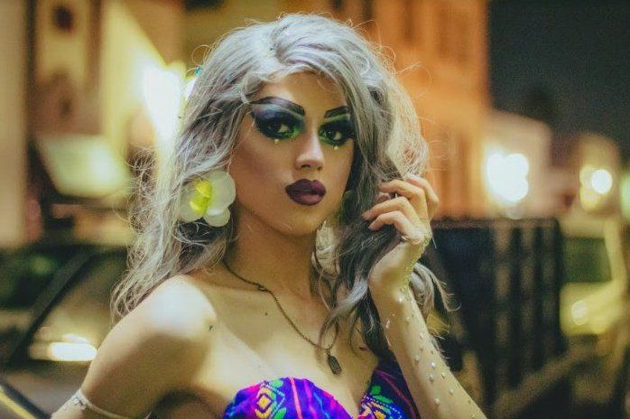 UlisexMgzn's tweet photo. #FelizCumpleaños  hasta donde quiera que te encuentres, Abraham Izaguirre,   "Mery Fly". 🎂💫

👉https://t.co/BawFP5hCMK

#dragshow #dragmty #slp #dragqueen https://t.co/BQGkvkOECr