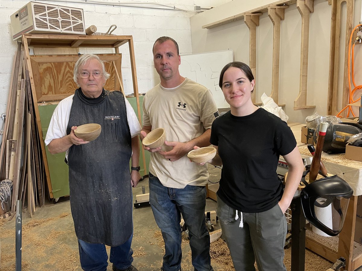 Students from one of our recent wood turning bowl classes! 🥣🪵
