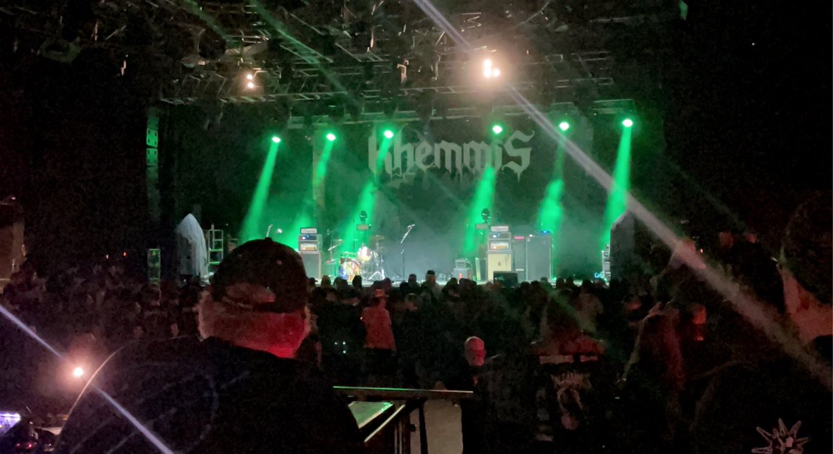 Ready for <a href="/TriviumOfficial/">Trivium</a> tonight with <a href="/CoolBreeze0907/">Breeze Senpai 🌬️🌨️❄️</a> last gig for me in the US for now.