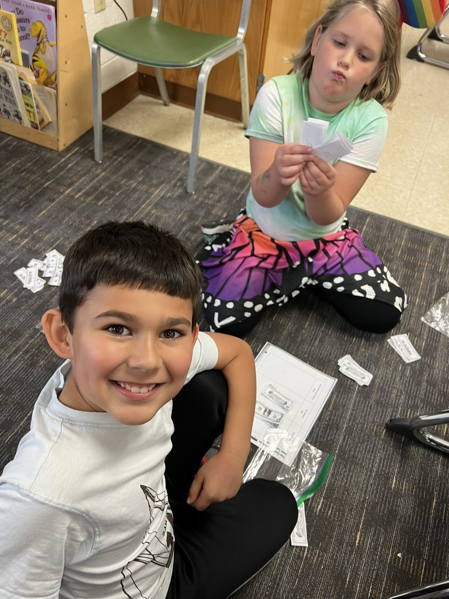 Buch2ndGrade's tweet photo. Last week we enjoyed playing both the Number Grid Game and the Money Exchange Game.  🎲 #BuchananBears https://t.co/JMJoqM1HM8