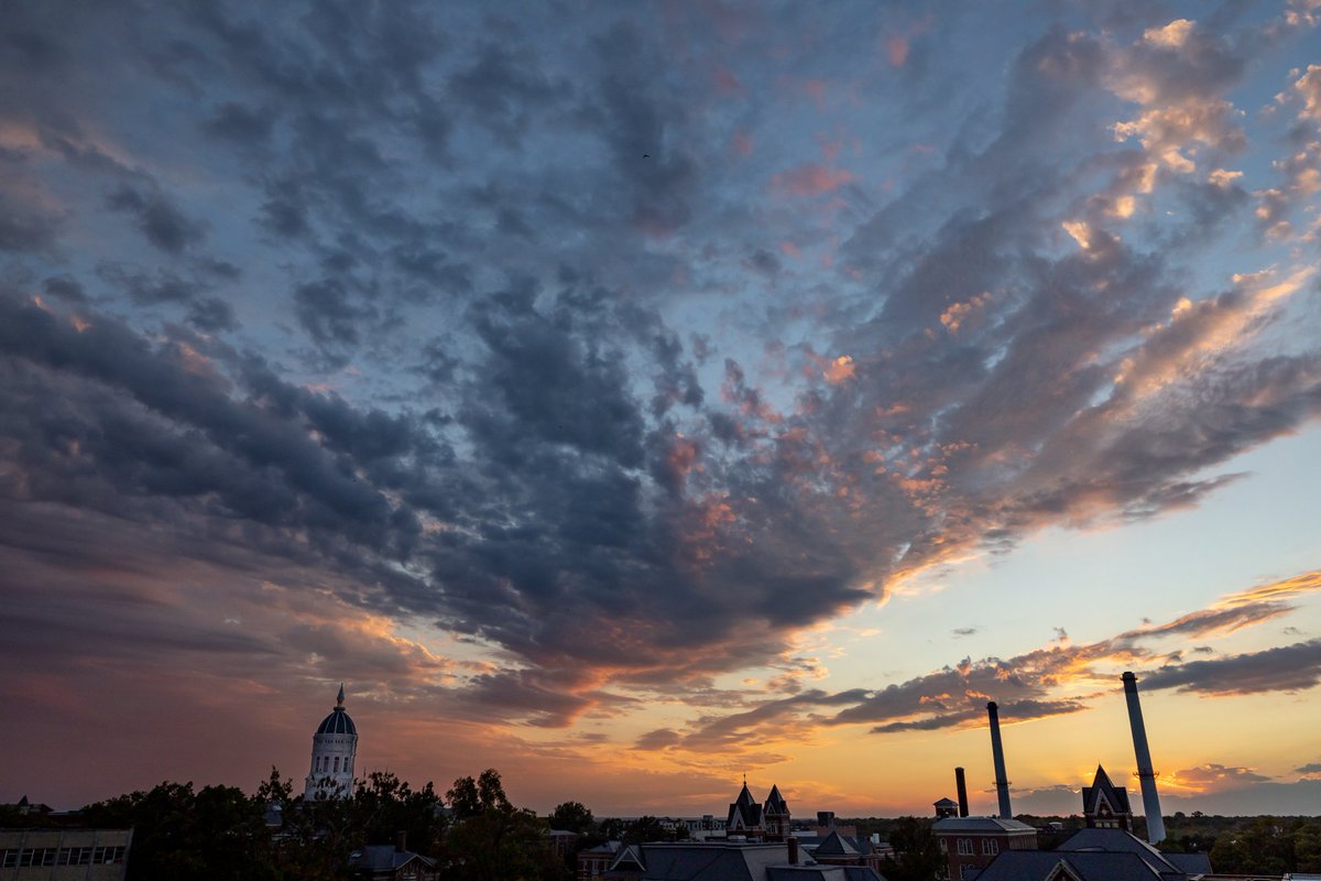 Views from a beautiful #Mizzou sunset. 🖤💛