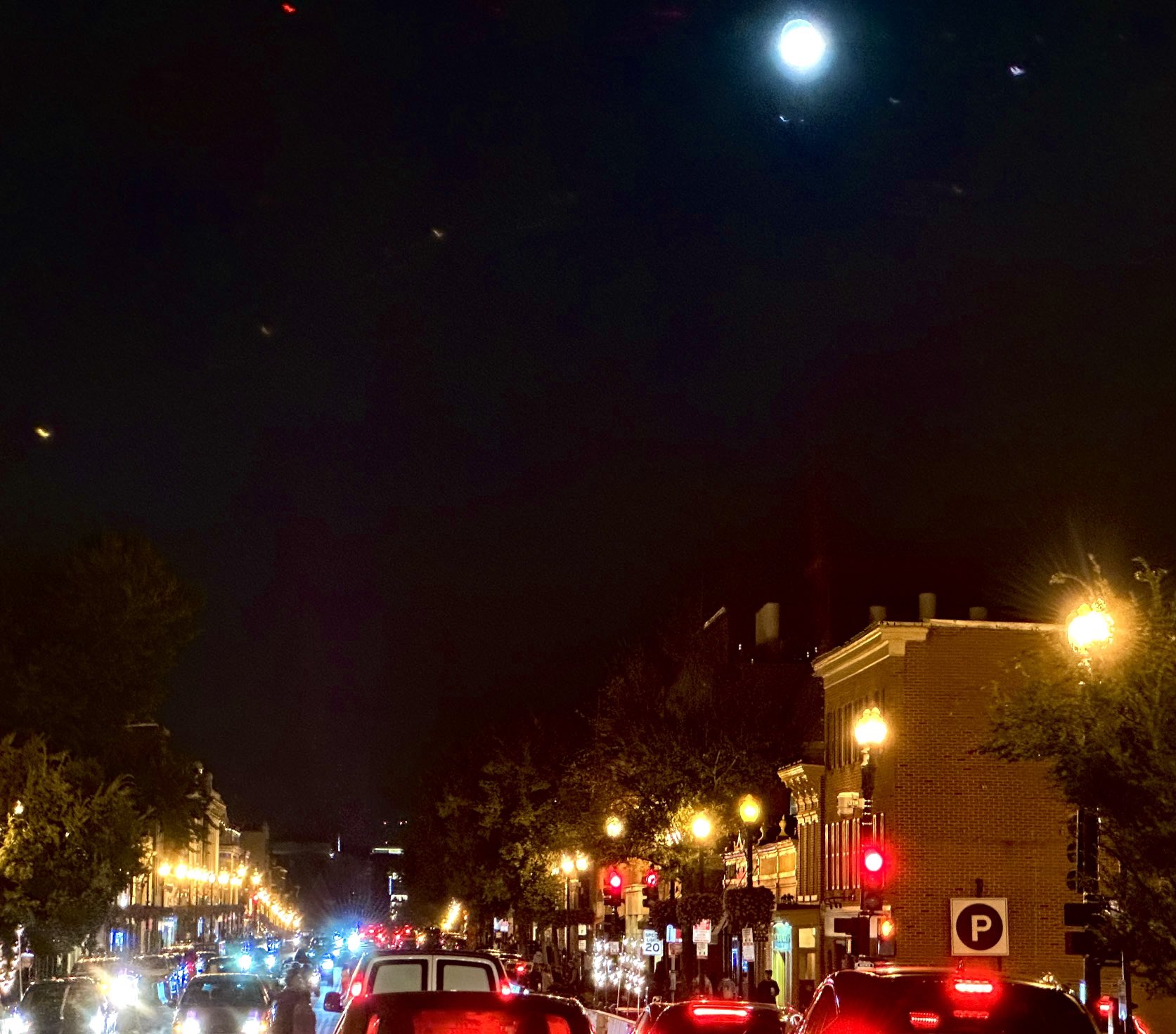 michael-beschloss-on-twitter-full-moon-over-georgetown-dc-tonight