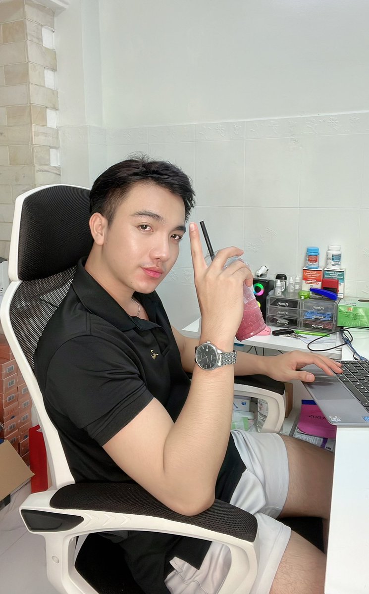 BlakeMitchellVN's tweet photo. Con cu quá trời gân của @JackxnHIV https://t.co/O7FxjKirIN