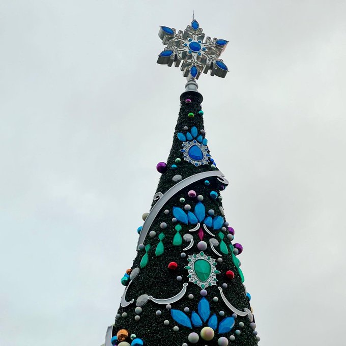 Usjクリスマスツリー点灯時間何時から 22年開催いつまで 自由気ままに