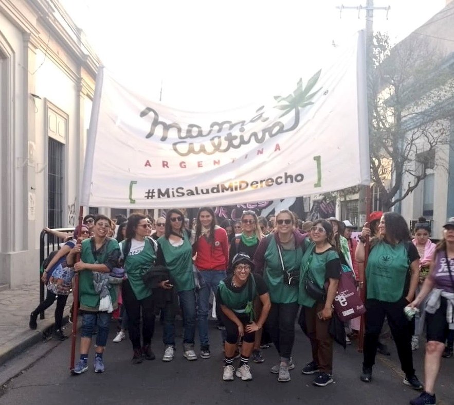 Marchando en el #35EncuentroPlurinacional, en San Luis. Por los cuidados, por la planta, por los derechos, por les que faltan y les que vienen.