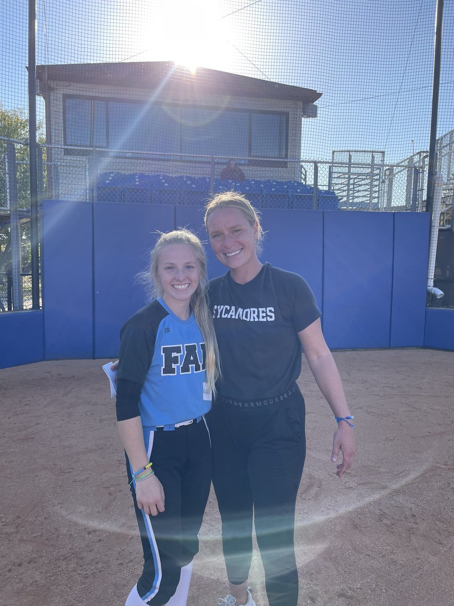 Jayda__McKee's tweet photo. Had a great time at the Indiana State Hitting and Fielding Camp with my teammates! Thank you Coach for a great time.  @MandiBaldufnsr @IndStSoftball @FamSignature07 @Coach_pooch @lilli_ringer @AnnaMauch2025 @Madison_Coonce_ https://t.co/L5AnZoCG9l