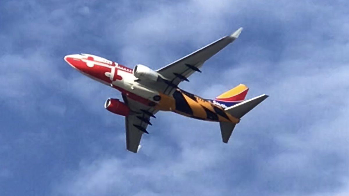 kenjones's tweet photo. Southwest Airlines Maryland One Livery departing SBA for LAS this afternoon. https://t.co/SL7gVPBStv