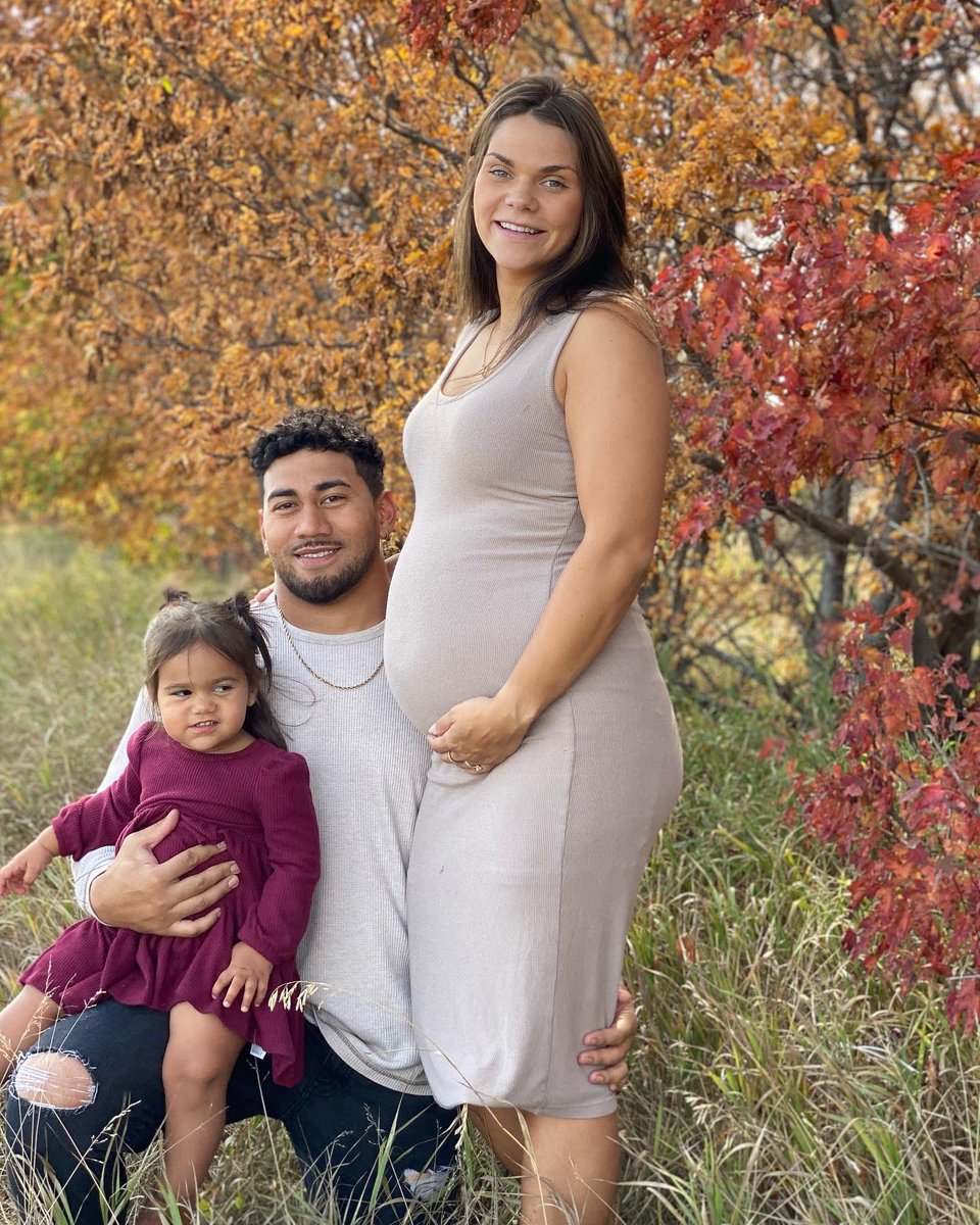 kels_daws15's tweet photo. obviously i have to show off my beautiful family on every platform https://t.co/tV8WfVMeDy
