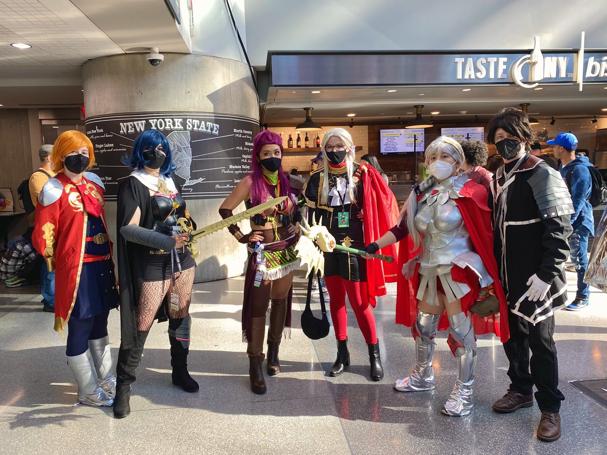 afeixart's tweet photo. crazy black eagles reunion
#edelgardwasright #NYCC2022 https://t.co/oargzDElWF