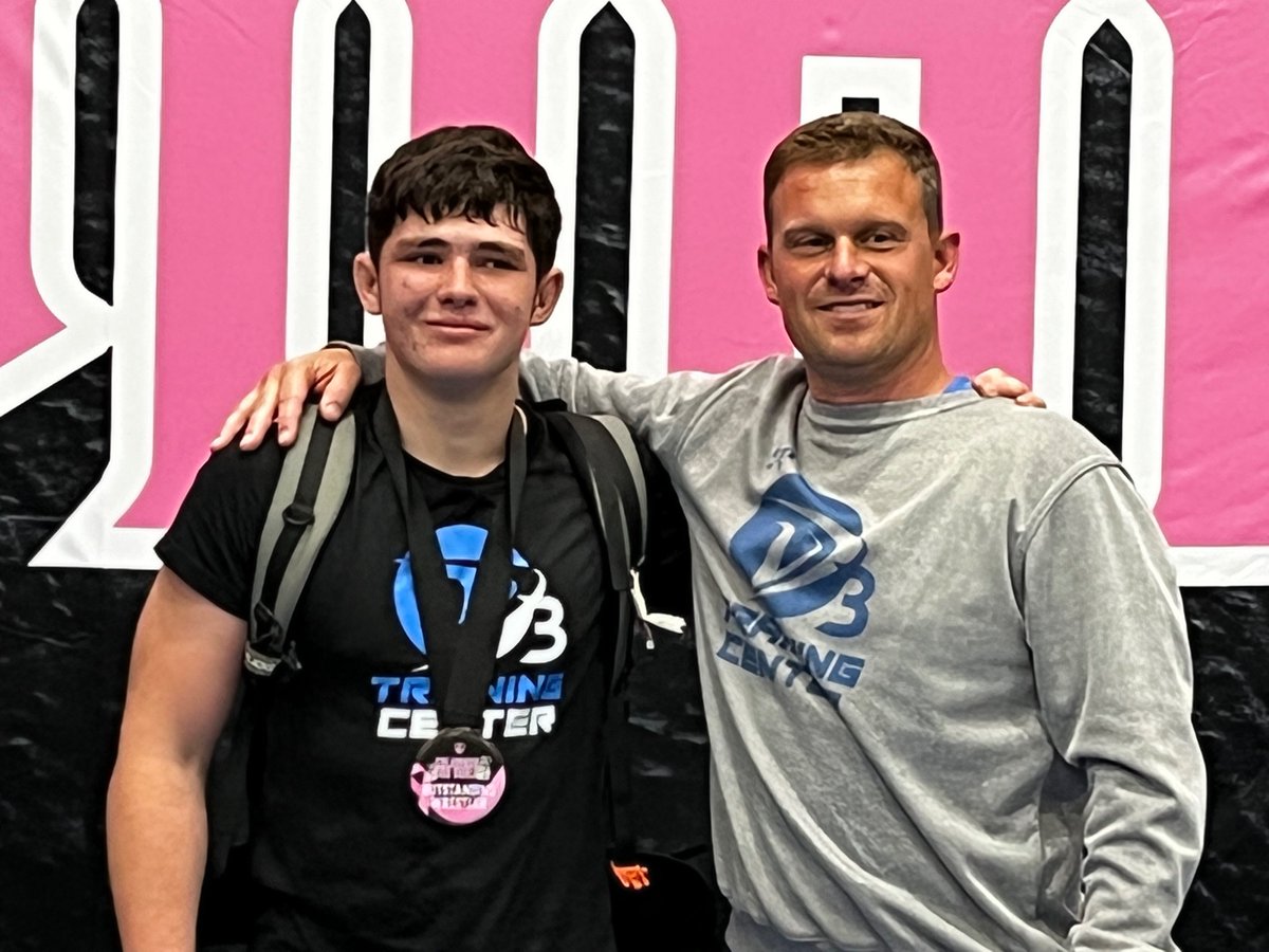 Congratulations to a bunch of cd boys getting good matches with D3 training center at Columbus Day duals.
Mike Beers OW
Pierce Lemmons
Thunder Sollenberger
Luka Hitchcock 
Cj Ferree
Dallas Shore
Ryan Garvick. 
D3 team ended 8-1 due to criteria we wrestled for and won 5th place