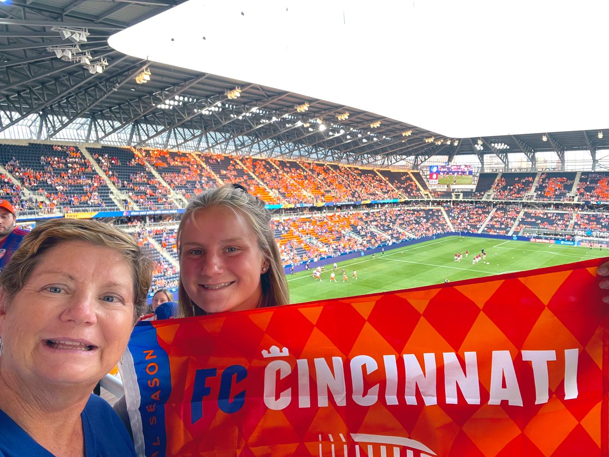 becky dean tweet media