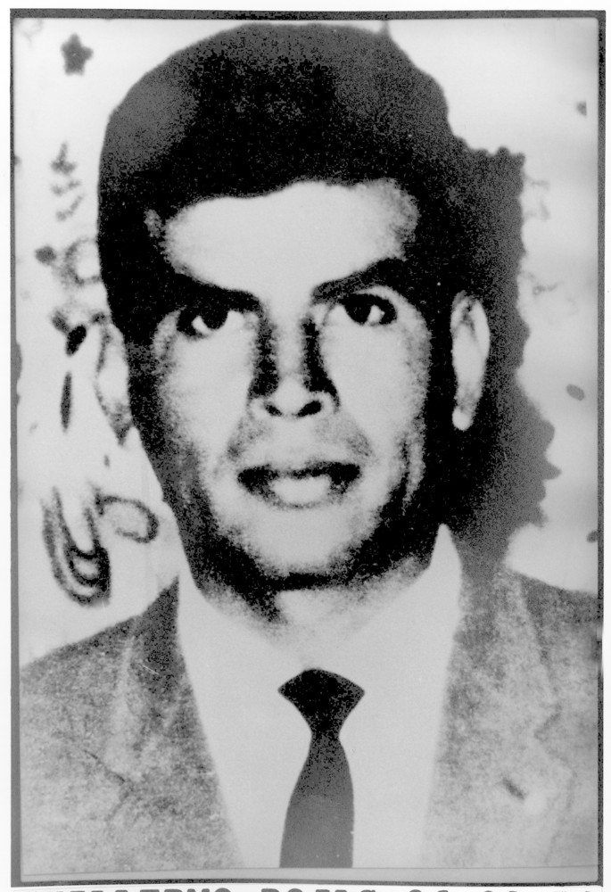#DetenidosDesaparecidos 🌹
¿Dónde está Guillermo Haroldo Rojas Zamora?

36 años, casado, profesor de química y biología, detenido el 6 de agosto de 1974 en Chañaral por agentes de civil. Desde entonces se encuentra desaparecido.

¡Ni perdón ni olvido!