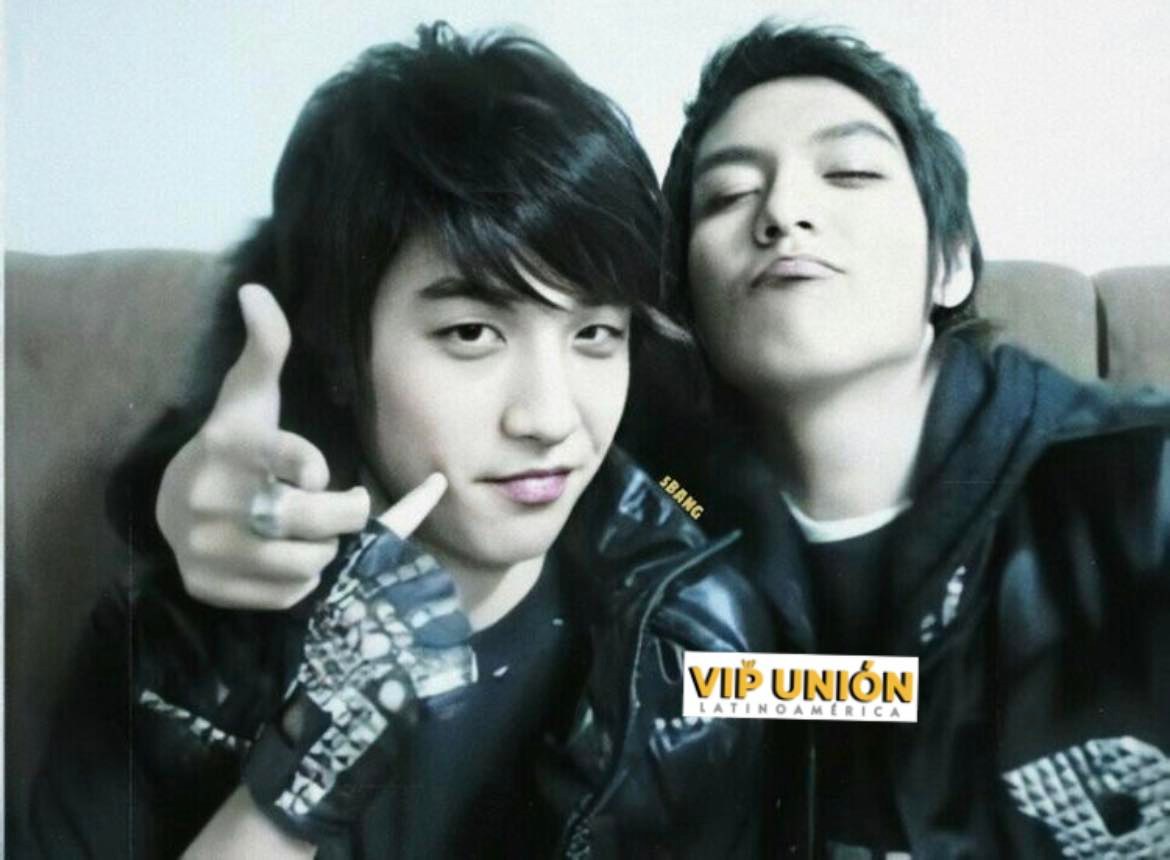 vip_latam's tweet photo. 😍[#OurSparklingTOP]😍

¿ Que cancion te gustaria repetir una y otra vez en vivo?  

#TTTOP #GD #SEUNGRI #DAESUNG  #TAEYANG
 💙🐼🌸✨🍃 https://t.co/tMYLvk1exQ